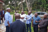 Dans un dressing Casual, le Ministre d&rsquo;Etat, Ministre du Budget et des Comptes Publics a fait un Débriefing à chaud avec les membres de son équipe tout juste après la clôture du séminaire gouvernemental