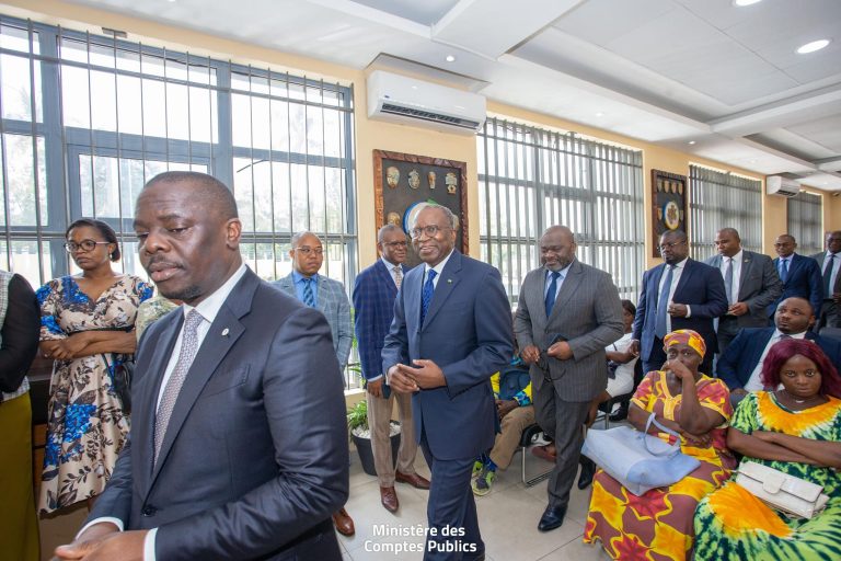 visite des guichets des Trésoreries centrale et provinciale de l&rsquo;Estuaire, ainsi que la recette perception de Nzeng Ayong.