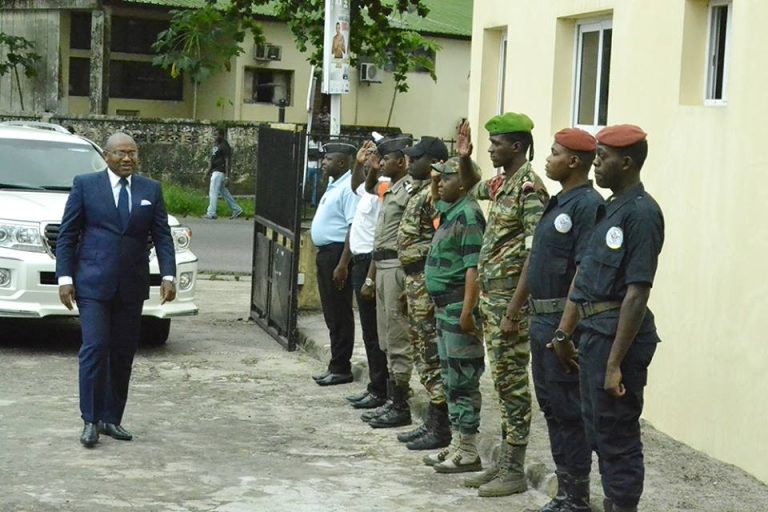 Visite du Ministre d&rsquo;Etat, Ministre du Budget et des Comptes Publics aux différents services de la Trésorerie Provinciale de l&rsquo;Ogooué-Maritme.
